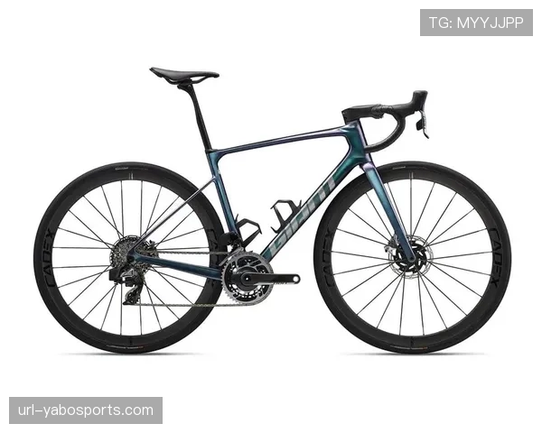 高端自行车品牌发布2026新款碳纤维BMX车架，主打轻量化与高强度